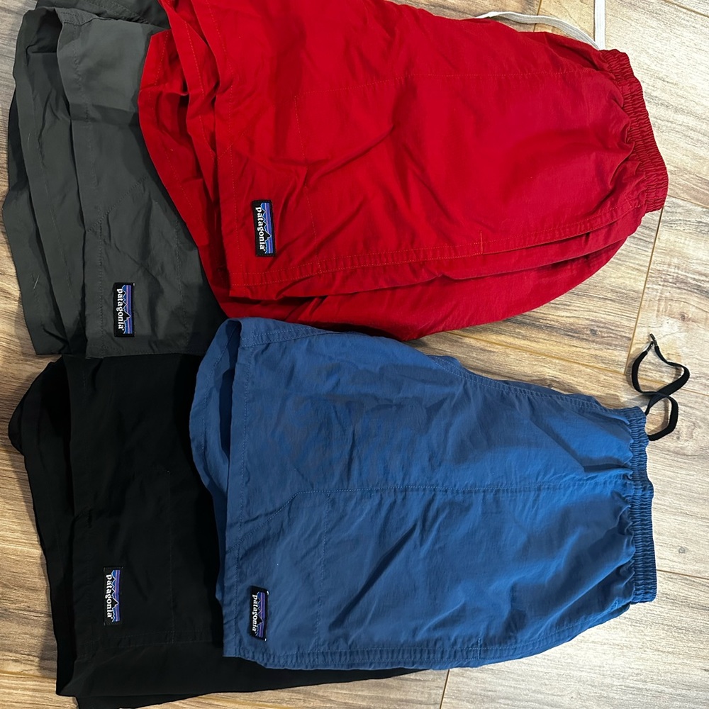 Men’s Patagonia Baggies shorts (7”) - lot of 4! Size M